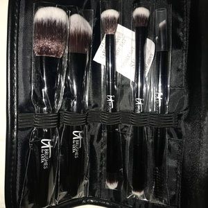 New IT Brushes For ULTA Deluxe Travel Set